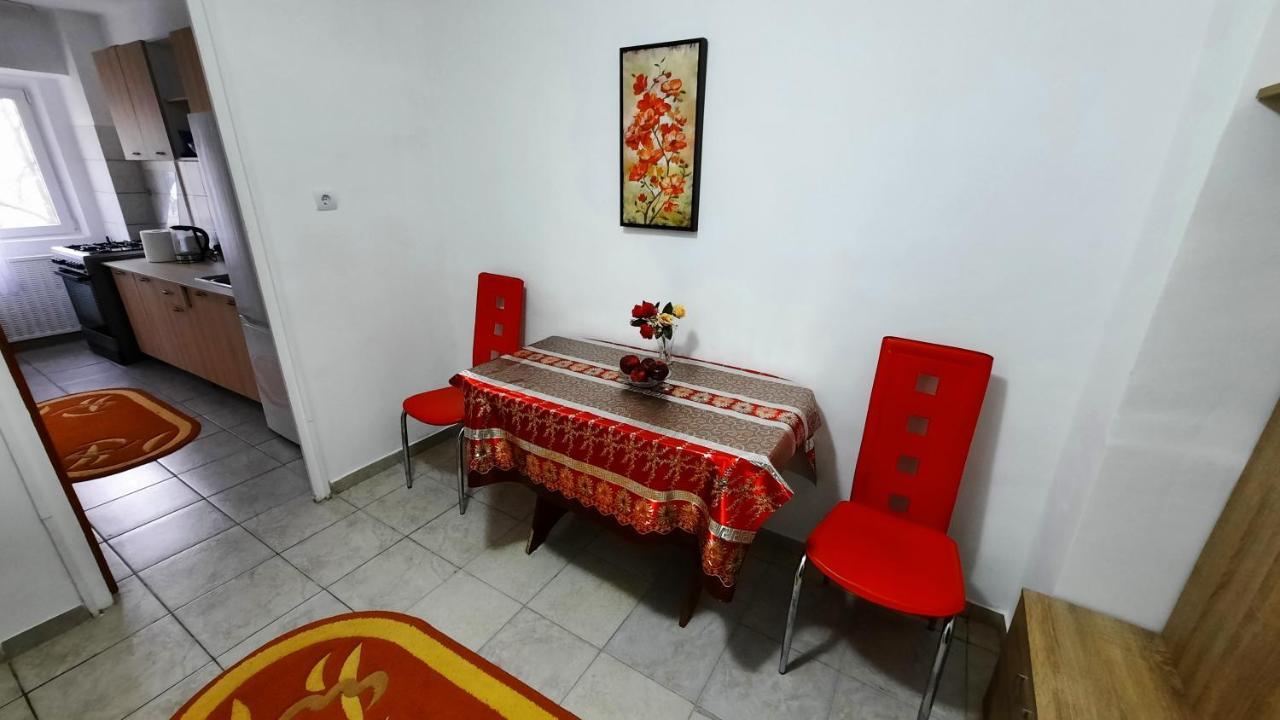 Modern Semi-Central 1 Bedroom Apartment, 3 Parks Nearby Bucharest Exterior photo