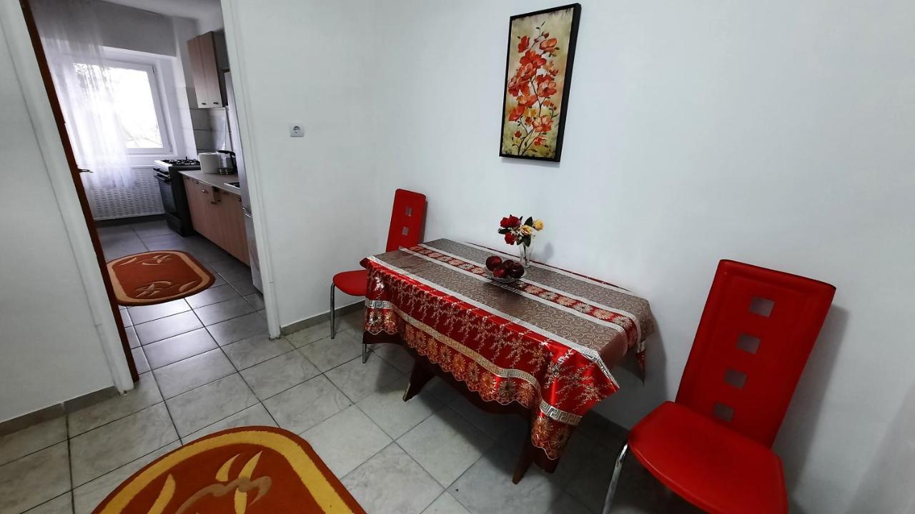 Modern Semi-Central 1 Bedroom Apartment, 3 Parks Nearby Bucharest Exterior photo