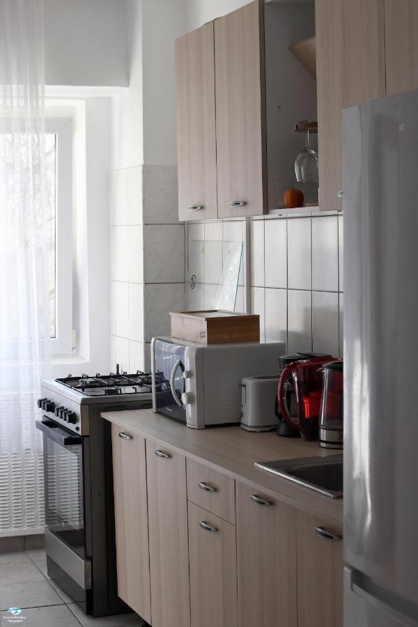 Modern Semi-Central 1 Bedroom Apartment, 3 Parks Nearby Bucharest Exterior photo